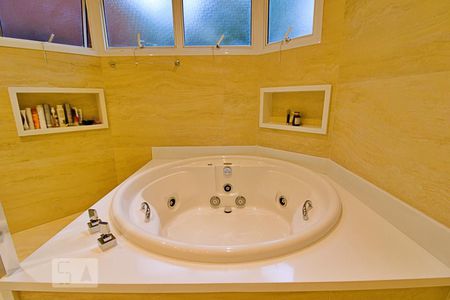 Apartamento à venda com 280m², 3 quartos e 4 vagasBanheiro 2 da Suíte Master