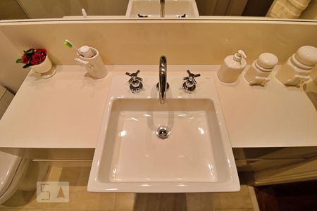 Apartamento à venda com 280m², 3 quartos e 4 vagasBanheiro 1 da Suíte Master