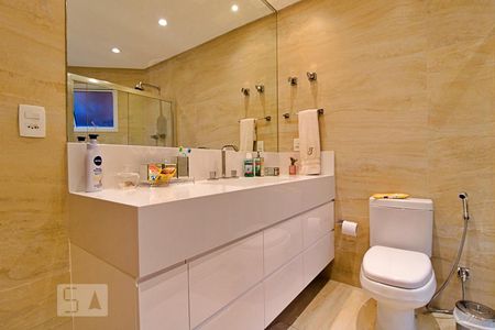 Apartamento à venda com 280m², 3 quartos e 4 vagasBanheiro 2 da Suíte Master