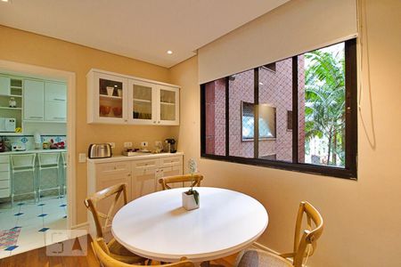 Apartamento à venda com 280m², 3 quartos e 4 vagasCopa