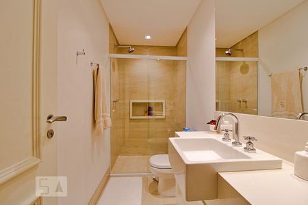 Apartamento à venda com 280m², 3 quartos e 4 vagasBanheiro 1 da Suíte Master