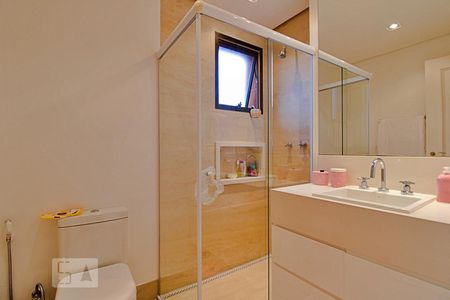 Apartamento à venda com 280m², 3 quartos e 4 vagasBanheiro da Suíte 2