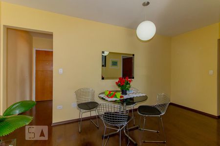 Apartamento à venda com 74m², 3 quartos e 2 vagas Apartamento à venda com 74m², 3 quartos e 2 vagasSala de Jantar