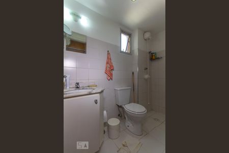 Apartamento à venda com 74m², 3 quartos e 2 vagas Apartamento à venda com 74m², 3 quartos e 2 vagasBanheiro Social