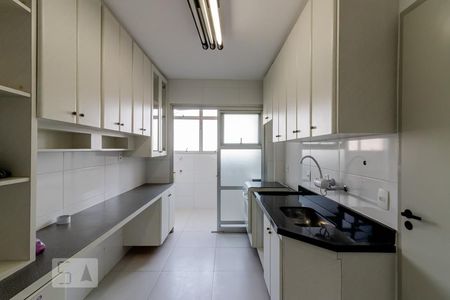Apartamento para alugar com 100m², 3 quartos e 2 vagas Apartamento para alugar com 100m², 3 quartos e 2 vagasCozinha