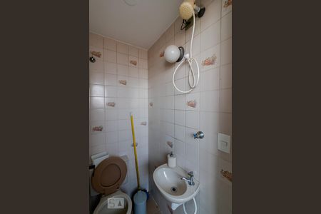 Apartamento para alugar com 100m², 3 quartos e 2 vagas Apartamento para alugar com 100m², 3 quartos e 2 vagasBanheiro de Serviço