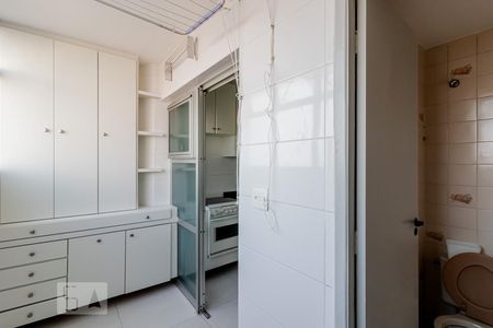 Apartamento para alugar com 100m², 3 quartos e 2 vagas Apartamento para alugar com 100m², 3 quartos e 2 vagasÁrea de Serviço