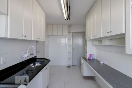 Apartamento para alugar com 100m², 3 quartos e 2 vagas Apartamento para alugar com 100m², 3 quartos e 2 vagasCozinha