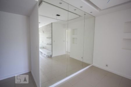 Sala Detalhe Espelho de apartamento para alugar com 3 quartos, 90m² em Jacarepaguá, Rio de Janeiro