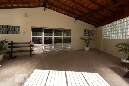 Apartamento para alugar com 70m², 2 quartos e 1 vagaÁrea comum - Salão de festas
