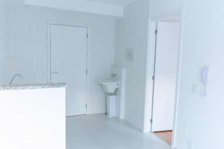 Cozinha e Área de Serviço de kitnet/studio para alugar com 1 quarto, 32m² em Vila Palmeiras, São Paulo