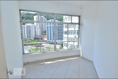 Quarto 1 de apartamento para alugar com 2 quartos, 45m² em Copacabana, Rio de Janeiro