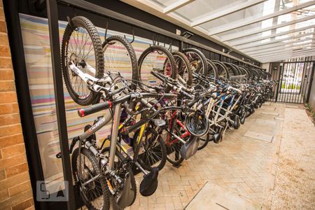 Studio para alugar com 28m², 1 quarto e sem vaga Studio para alugar com 28m², 1 quarto e sem vagaBicicletário