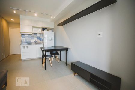Sala / Cozinha de kitnet/studio para alugar com 1 quarto, 28m² em Mirandópolis, São Paulo