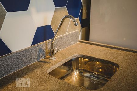 Detalhe - Sala / Cozinha de kitnet/studio para alugar com 1 quarto, 28m² em Mirandópolis, São Paulo