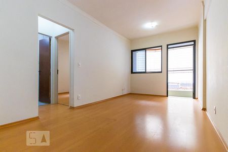 Sala de apartamento para alugar com 1 quarto, 53m² em Centro, Campinas