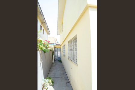 Casa à venda com 121m², 3 quartos e 2 vagasCorredor lateral