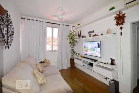 Apartamento à venda com 80m², 2 quartos e 1 vaga Apartamento à venda com 80m², 2 quartos e 1 vagaSala