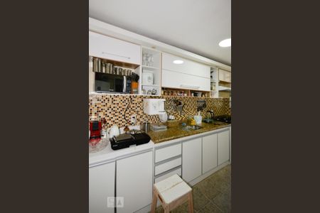 Apartamento à venda com 80m², 2 quartos e 1 vaga Apartamento à venda com 80m², 2 quartos e 1 vagaCozinha e Área de Serviço