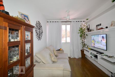Apartamento à venda com 80m², 2 quartos e 1 vaga Apartamento à venda com 80m², 2 quartos e 1 vagaSala