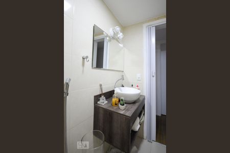 Apartamento à venda com 80m², 2 quartos e 1 vaga Apartamento à venda com 80m², 2 quartos e 1 vagaBanheiro