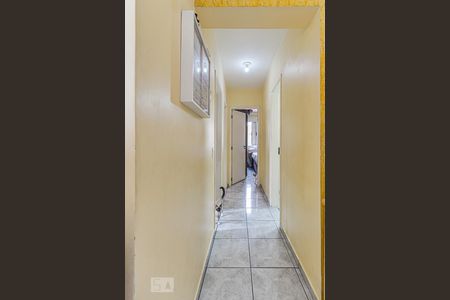 Corredor de apartamento à venda com 3 quartos, 58m² em Vila Gumercindo, São Paulo