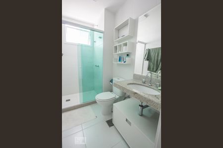 Apartamento à venda com 83m², 2 quartos e 1 vaga Apartamento à venda com 83m², 2 quartos e 1 vagaBanheiro Suíte 1