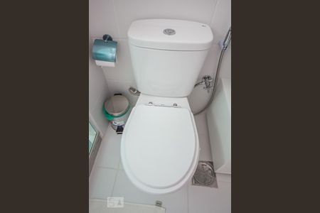 Apartamento à venda com 83m², 2 quartos e 1 vaga Apartamento à venda com 83m², 2 quartos e 1 vagaBanheiro Suíte 1