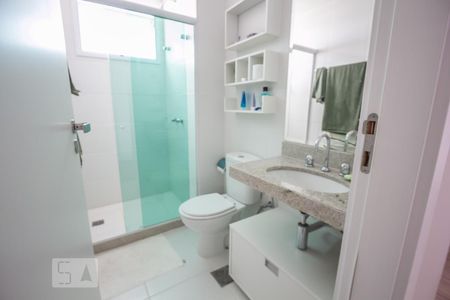 Apartamento à venda com 83m², 2 quartos e 1 vaga Apartamento à venda com 83m², 2 quartos e 1 vagaBanheiro Suíte 1