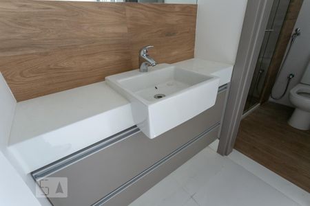 Banheiro da Suíte de apartamento para alugar com 2 quartos, 72m² em Funcionários, Belo Horizonte