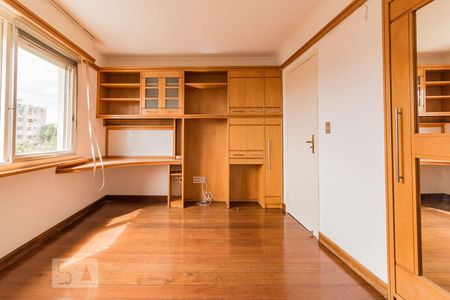 Dormitório de apartamento à venda com 2 quartos, 88m² em Cristal, Porto Alegre