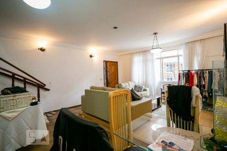 Casa à venda com 431m², 6 quartos e 2 vagasCasa B - Sala