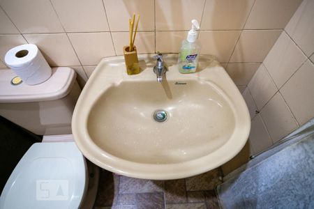 Casa à venda com 431m², 6 quartos e 2 vagasCasa A - Banheiro