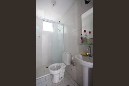 Banheiro de apartamento para alugar com 2 quartos, 45m² em Jardim Caboré, São Paulo