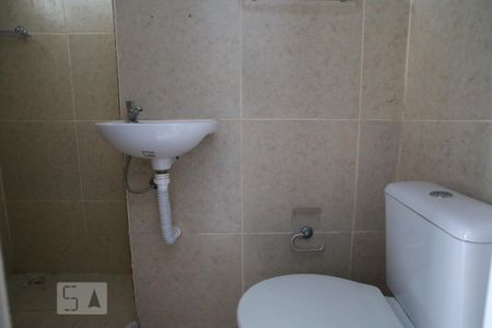 Banheiro de kitnet/studio para alugar com 1 quarto, 30m² em São Cristóvão, Rio de Janeiro