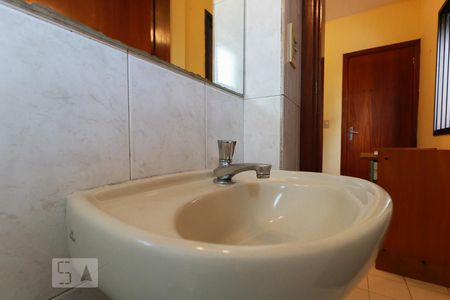 Casa para alugar com 477m², 4 quartos e 6 vagasBanheiro de Serviço