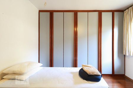 Casa para alugar com 477m², 4 quartos e 6 vagasQuarto 2 - Suíte