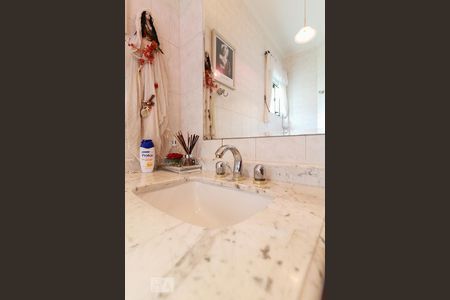 Casa para alugar com 477m², 4 quartos e 6 vagasLavabo