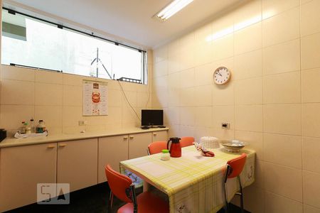 Casa para alugar com 477m², 4 quartos e 6 vagasCozinha 