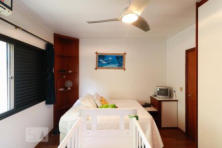 Casa para alugar com 477m², 4 quartos e 6 vagasQuarto 3 - Suíte