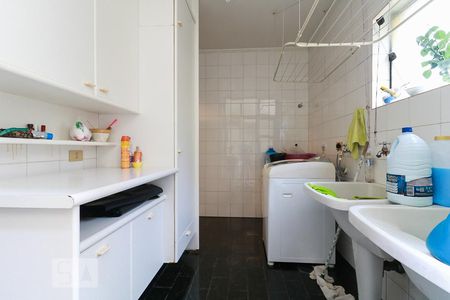 Casa para alugar com 477m², 4 quartos e 6 vagasÁrea de Serviço