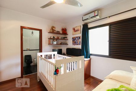 Casa para alugar com 477m², 4 quartos e 6 vagasQuarto 3 - Suíte