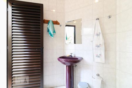 Casa para alugar com 477m², 4 quartos e 6 vagasBanheiro da Piscina