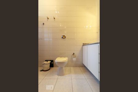 Casa para alugar com 477m², 4 quartos e 6 vagasBanheiro da Suíte 2