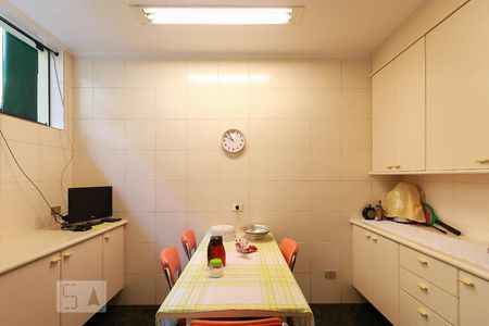 Casa para alugar com 477m², 4 quartos e 6 vagasCozinha 