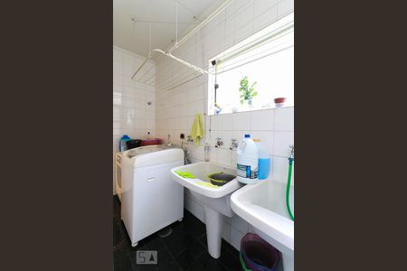 Casa para alugar com 477m², 4 quartos e 6 vagasÁrea de Serviço