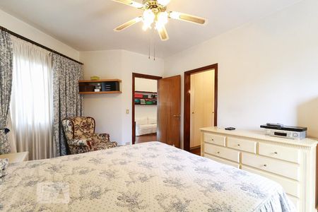 Casa para alugar com 477m², 4 quartos e 6 vagasQuarto 1 - Suíte