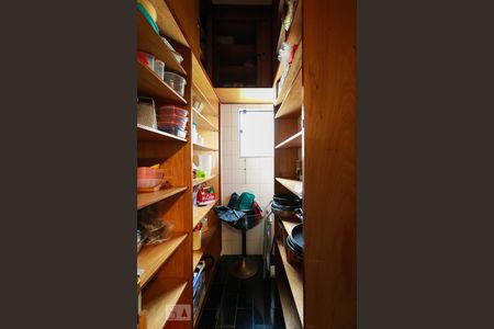 Casa para alugar com 477m², 4 quartos e 6 vagasDispensa