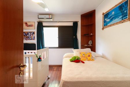 Casa para alugar com 477m², 4 quartos e 6 vagasQuarto 3 - Suíte