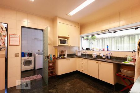 Casa para alugar com 477m², 4 quartos e 6 vagasCozinha